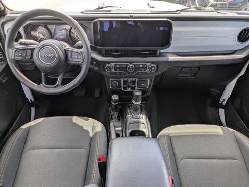 Used 2025 Jeep Gladiator Sport AWD/4WD image 15
