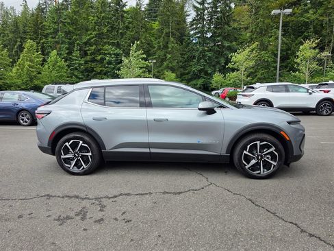New 2026 Chevrolet Equinox EV LT AWD/4WD image 6