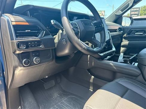 Certified 2025 GMC Yukon XL Denali w/ Sun & Power Step Package image 22