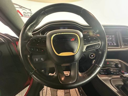Used 2020 Dodge Challenger SXT RWD image 23