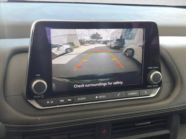 Used 2024 Nissan Rogue S AWD/4WD image 9