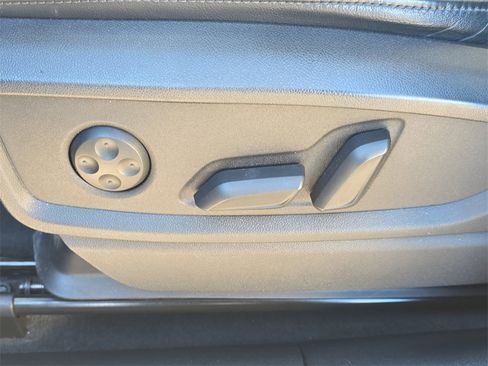 Used 2022 Audi Q5 2.0T Premium w/ Convenience Package image 27