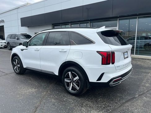 Used 2022 Kia Sorento S FWD image 3