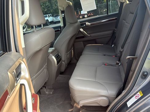 Used 2019 Lexus GX 460 Premium AWD/4WD image 13