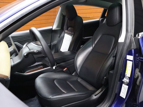Used 2020 Tesla Model 3 Standard Range Plus image 36