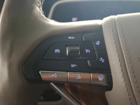 Used 2022 Cadillac Escalade Sport Platinum RWD image 24