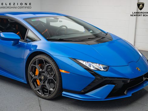 Used 2024 Lamborghini Huracan Tecnica image 2