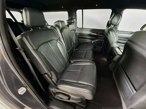 Used 2024 Jeep Wagoneer L Series II image 36