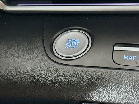 Used 2024 Hyundai Elantra SEL image 27