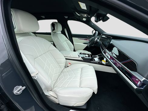 New 2026 BMW 740i 740i w/ Premium Package image 23