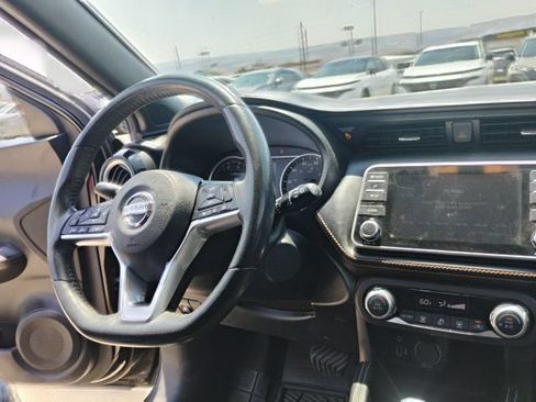 Used 2018 Nissan Kicks SR FWD image 14