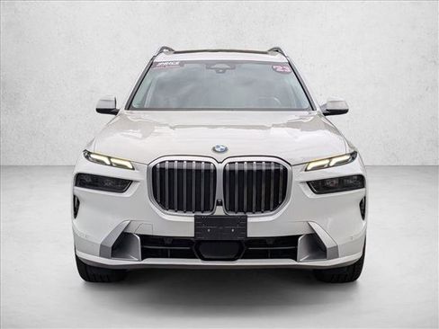 Used 2023 BMW X7 xDrive40i image 2