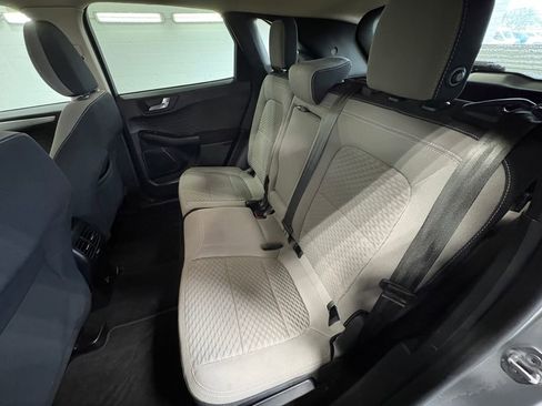 Used 2020 Ford Escape SE Sport image 32