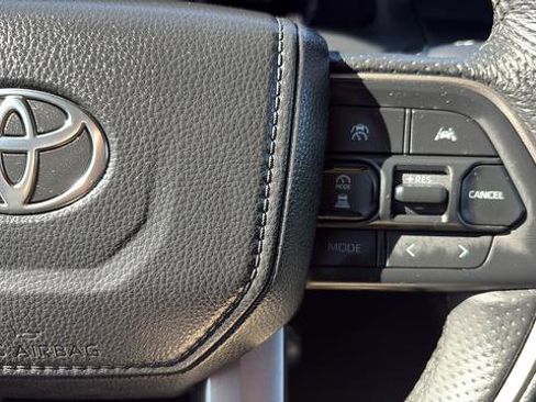 Used 2025 Toyota Tacoma TRD Sport AWD/4WD image 10