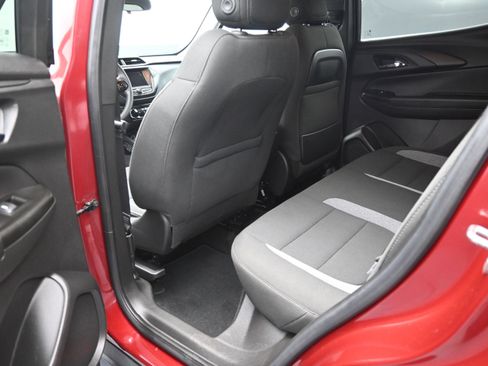 Used 2023 Chevrolet TrailBlazer LT FWD image 25