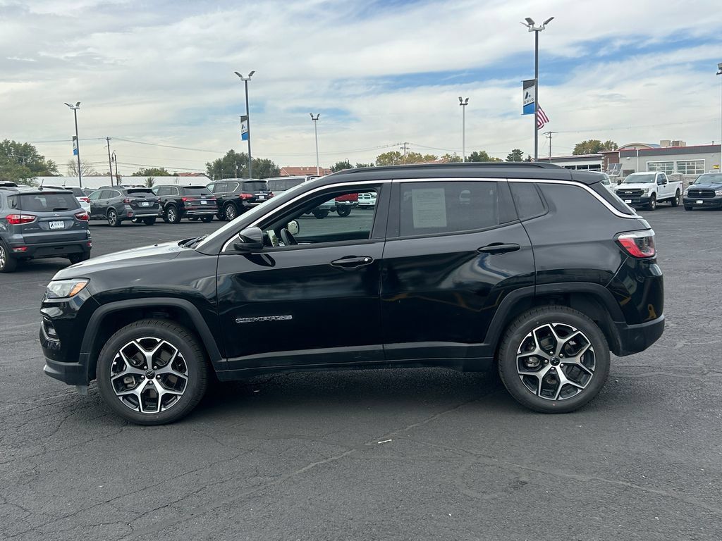 Used 2025 Jeep Compass Limited AWD/4WD image 7