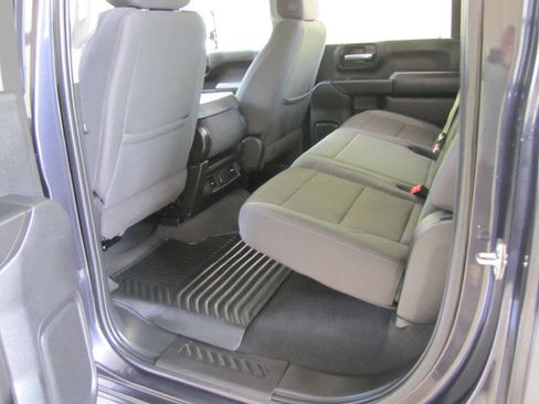 Used 2024 Chevrolet Silverado 2500 Custom w/ Custom Value Package image 18