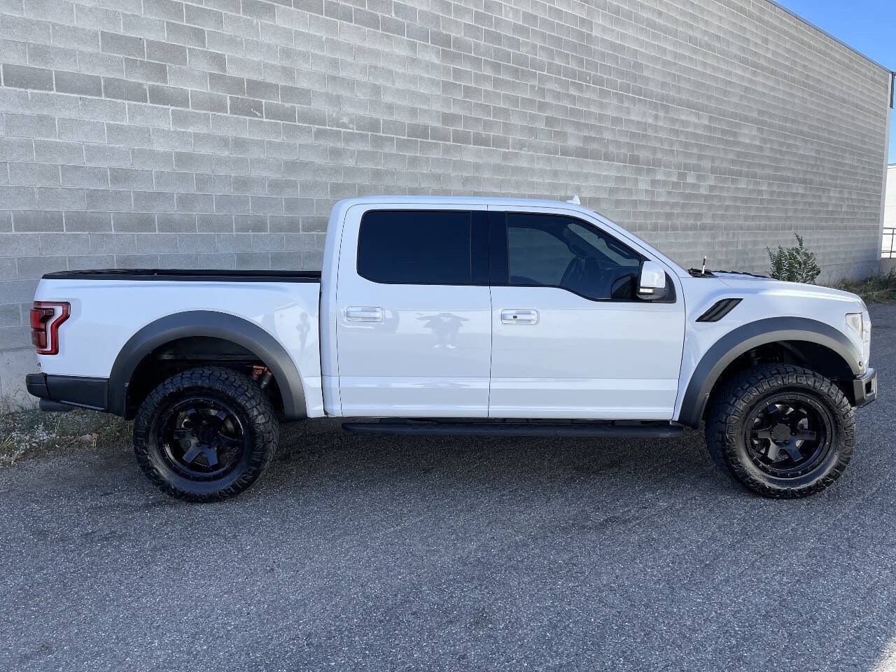 Used 2019 Ford F150 Raptor w/ Equipment Group 802A Luxury AWD/4WD image 5