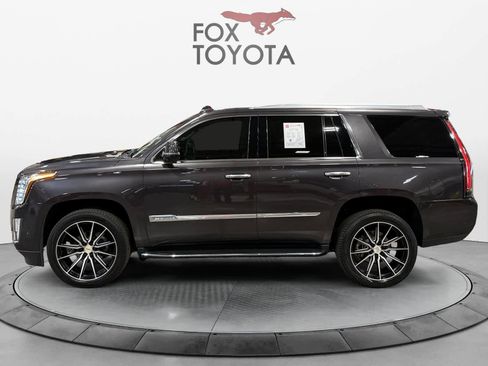 Used 2017 Cadillac Escalade Luxury image 3