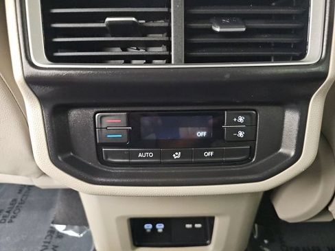 Used 2026 Volkswagen Atlas SE AWD/4WD image 30