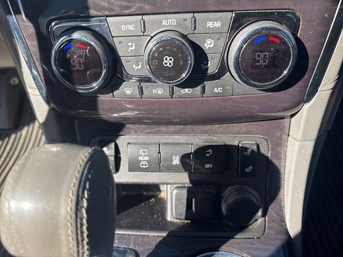 Used 2017 Buick Enclave Leather image 16