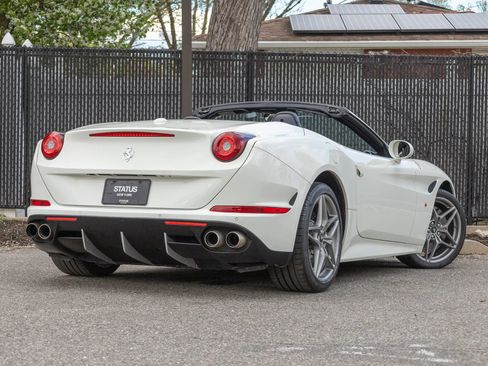 Used 2016 Ferrari California T RWD image 36