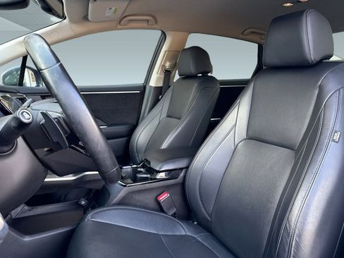 Certified 2018 Honda Clarity Touring image 5