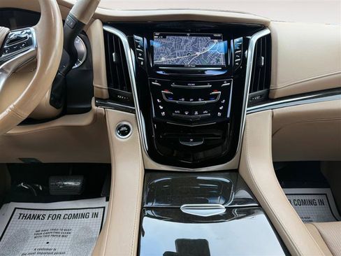 Used 2019 Cadillac Escalade Platinum image 12
