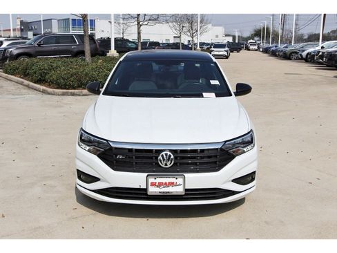 Used 2021 Volkswagen Jetta R-Line w/ R-Line Cold Weather Package image 2