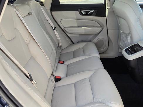 Used 2022 Volvo XC60 B5 Inscription w/ Protection Package Premier image 20