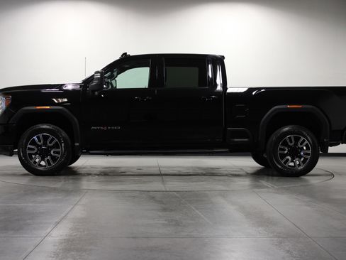 Used 2020 GMC Sierra 2500 AT4 w/ AT4 Premium Package image 7
