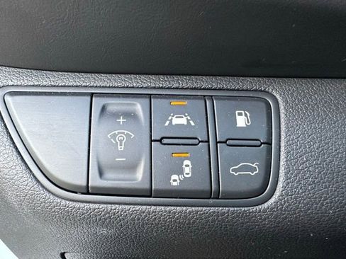 Used 2019 Genesis G70 3.3T Advanced w/ Sport Package image 25