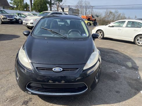 Used 2011 Ford Fiesta SE w/ 203A Rapid Spec Order Code FWD image 4