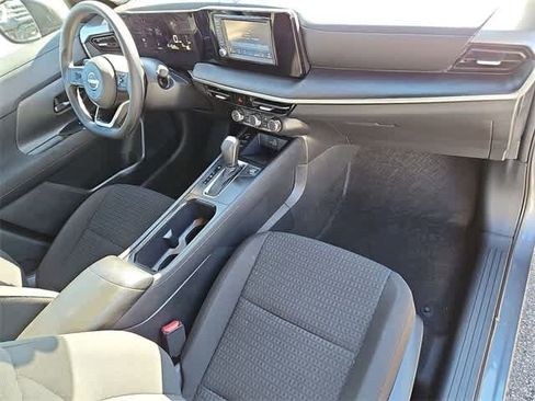 Used 2025 Nissan Kicks S image 32