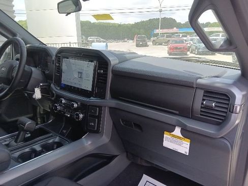 New 2026 Ford F150 XLT w/ XLT Black Appearance Package AWD/4WD image 32