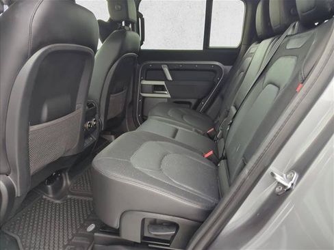 Used 2023 Land Rover Defender 110 X-Dynamic SE AWD/4WD image 9
