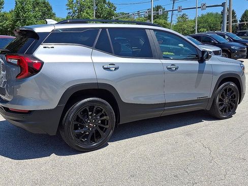 Certified 2023 GMC Terrain SLE w/ Driver Convenience Package AWD/4WD image 9