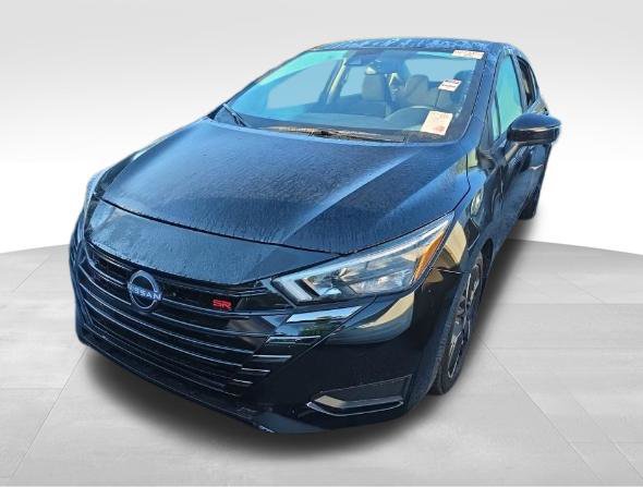 Used 2025 Nissan Versa SR w/ Trunk Package FWD image 2