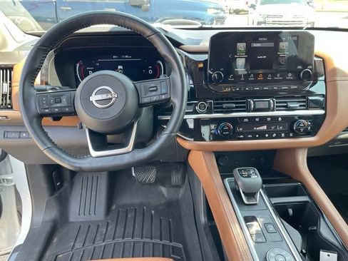Used 2024 Nissan Pathfinder Platinum w/ Cargo Package AWD/4WD image 14