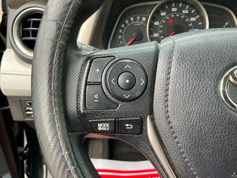 Used 2015 Toyota RAV4 LE image 27