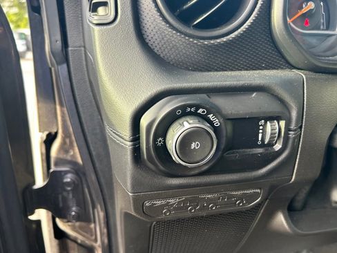 Used 2024 Jeep Wrangler Unlimited Rubicon AWD/4WD image 35