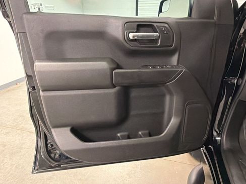 Used 2024 Chevrolet Silverado 1500 Custom w/ Turbomax Blackout Package RWD image 18