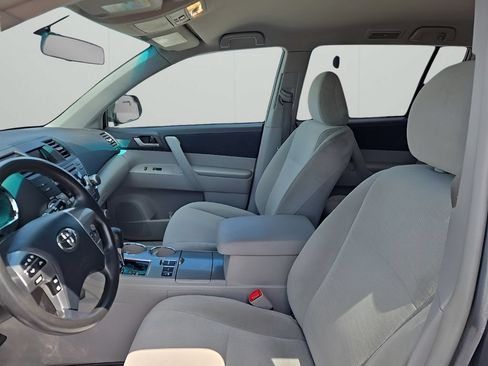 Used 2012 Toyota Highlander 4WD w/ Tech Pkg image 9