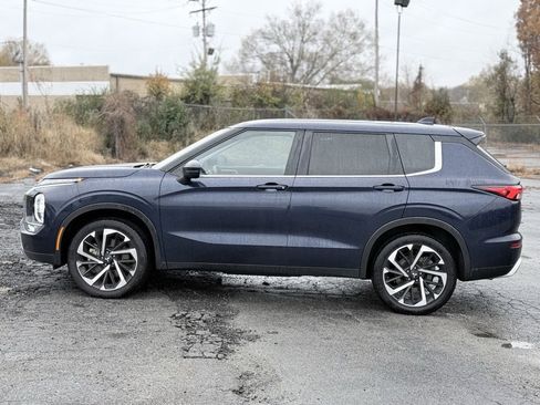 Used 2024 Mitsubishi Outlander SE image 4