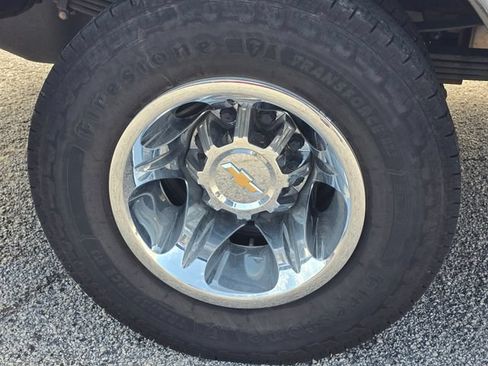 Used 2024 Chevrolet Silverado 3500 LT AWD/4WD image 9