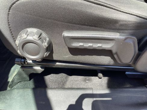 Used 2021 Jeep Gladiator Willys AWD/4WD image 23