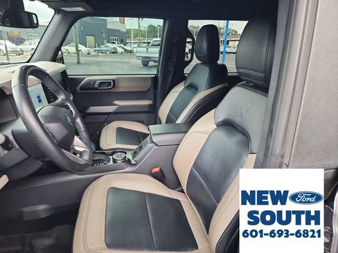 Used 2023 Ford Bronco Wildtrak image 11