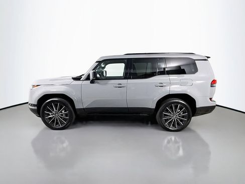 Certified 2026 Lexus GX 550 w/ Accessory Package (2T) AWD/4WD image 8