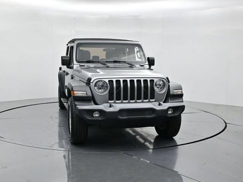 Used 2020 Jeep Gladiator Sport w/ Quick Order Package 24S AWD/4WD image 4