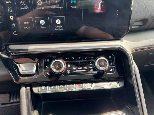 Used 2025 GMC Sierra 2500 AT4 AWD/4WD image 35
